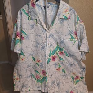 Vintage  Hilo Hattie Hawaiian Unisex Shirt. Size 5 XL. Rare
